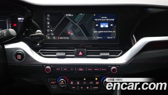 Kia Niro 2021 — ფოტო 14/20