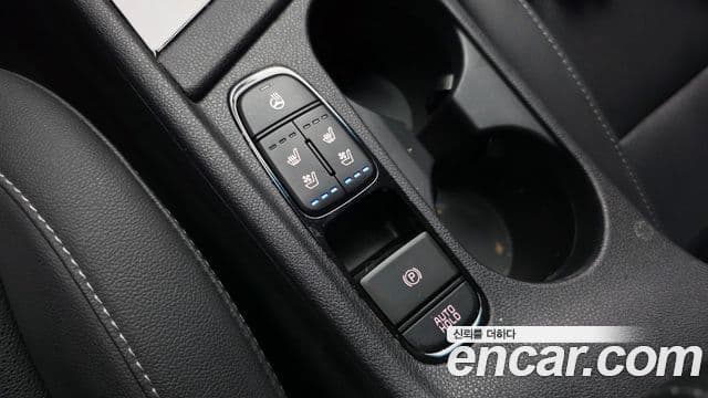 Kia Niro 2021 — ფოტო 17/20