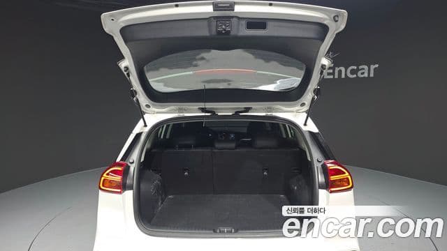 Kia Niro 2021 — ფოტო 20/20