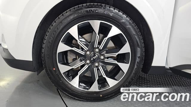 Kia Carnival 2021 — ფოტო 5/20