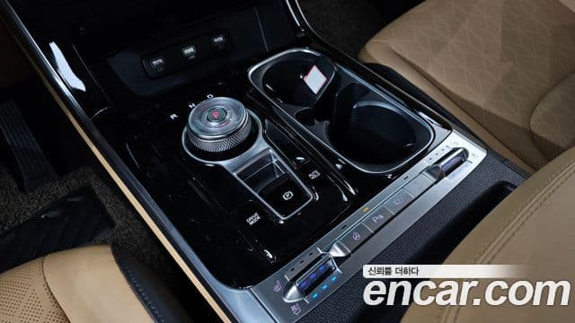 Kia Carnival 2021 — ფოტო 9/20