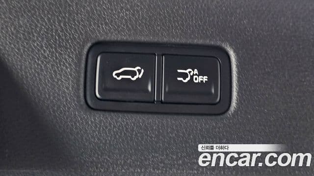 Kia Carnival 2021 — ფოტო 17/20