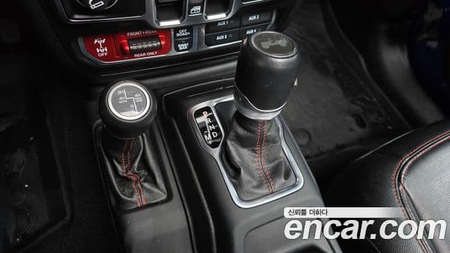 Jeep Wrangler 2021 — Photo 10/20