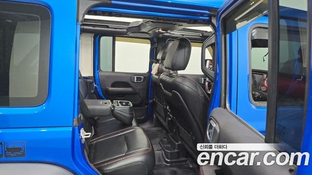 Jeep Wrangler 2021 — Photo 16/20