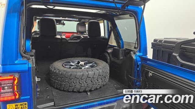 Jeep Wrangler 2021 — Photo 8/20