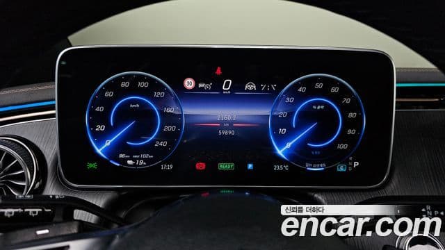 Mercedes-Benz EQE SUV 2023 — ფოტო 14/33