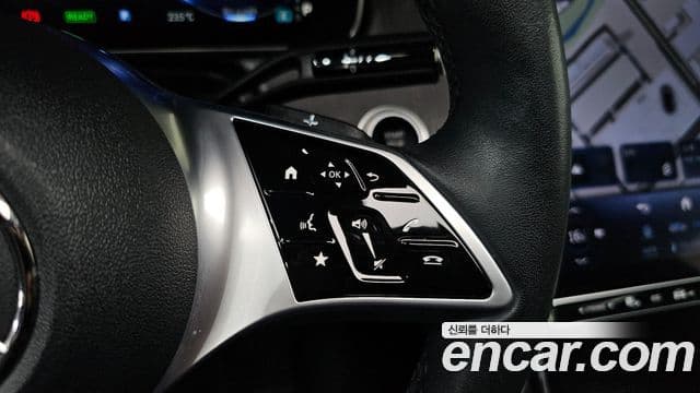 Mercedes-Benz EQE SUV 2023 — ფოტო 12/33