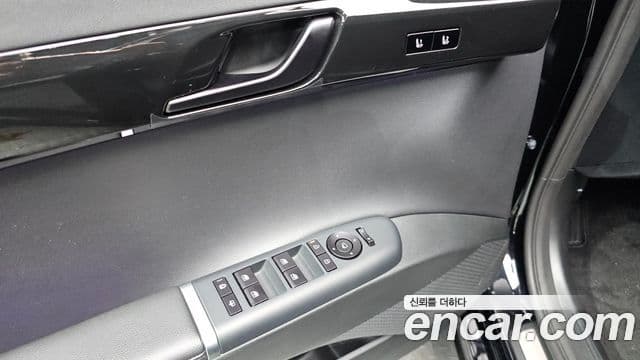 Hyundai Grandeur 2023 — ფოტო 15/20