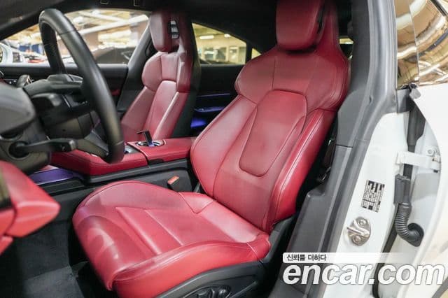 Porsche Taycan 2022 — Photo 3/20