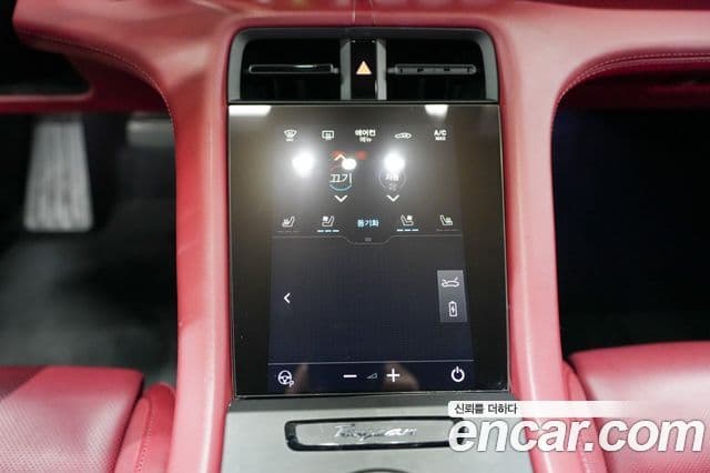 Porsche Taycan 2022 — Photo 16/20