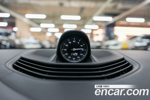 Porsche Taycan 2022 — Photo 6/20