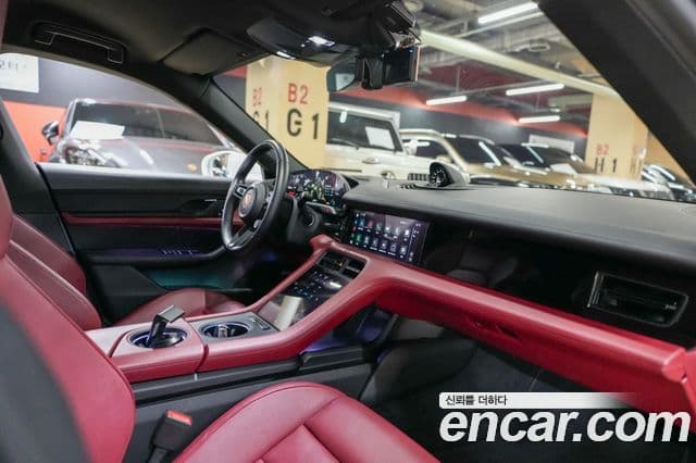 Porsche Taycan 2022 — Photo 19/20