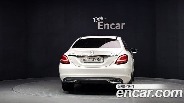 Mercedes-Benz C-Class 2019 — ფოტო 3/20