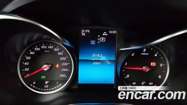 Mercedes-Benz C-Class 2019 — ფოტო 7/20