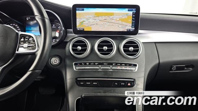 Mercedes-Benz C-Class 2019 — ფოტო 14/20