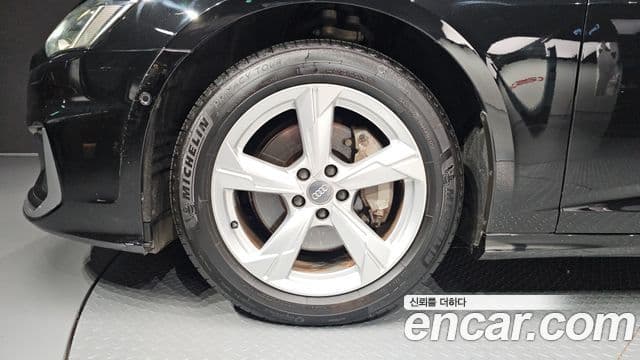 Audi A6 2020 — ფოტო 4/20