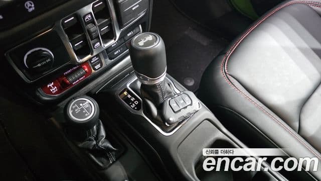 Jeep Wrangler 2025 — ფოტო 9/20