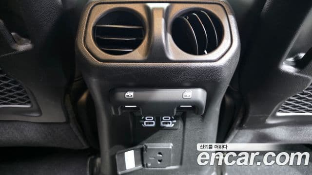 Jeep Wrangler 2025 — Photo 4/31