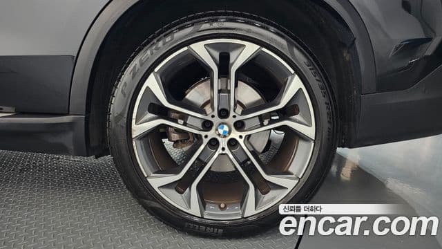 BMW X5 2023 — Photo 12/41