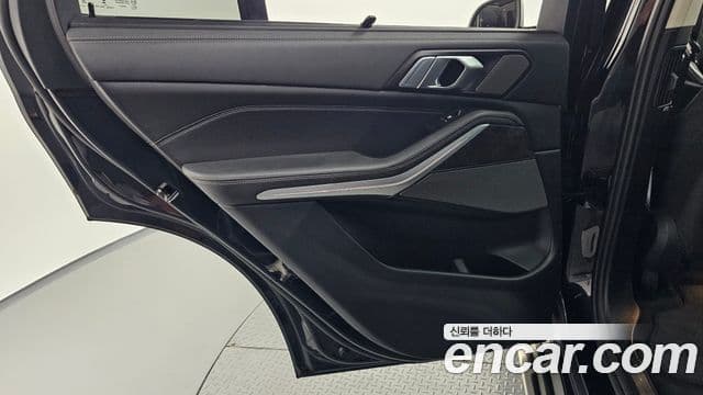BMW X5 2023 — Photo 33/41
