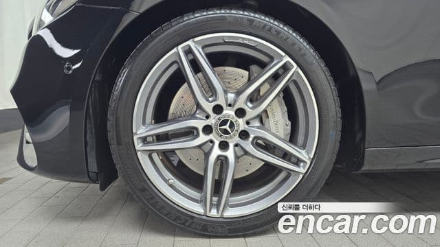 Mercedes-Benz E-Class 2018 — фото 5 из 20