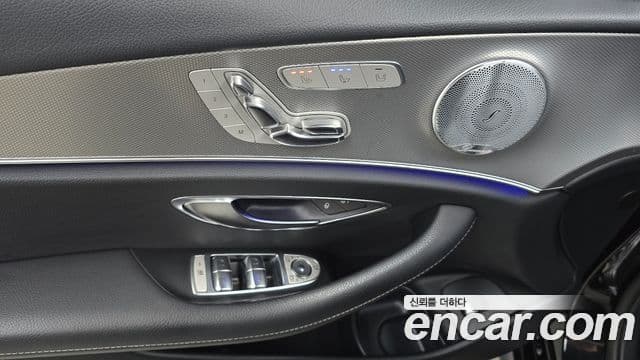 Mercedes-Benz E-Class 2018 — фото 20 из 20