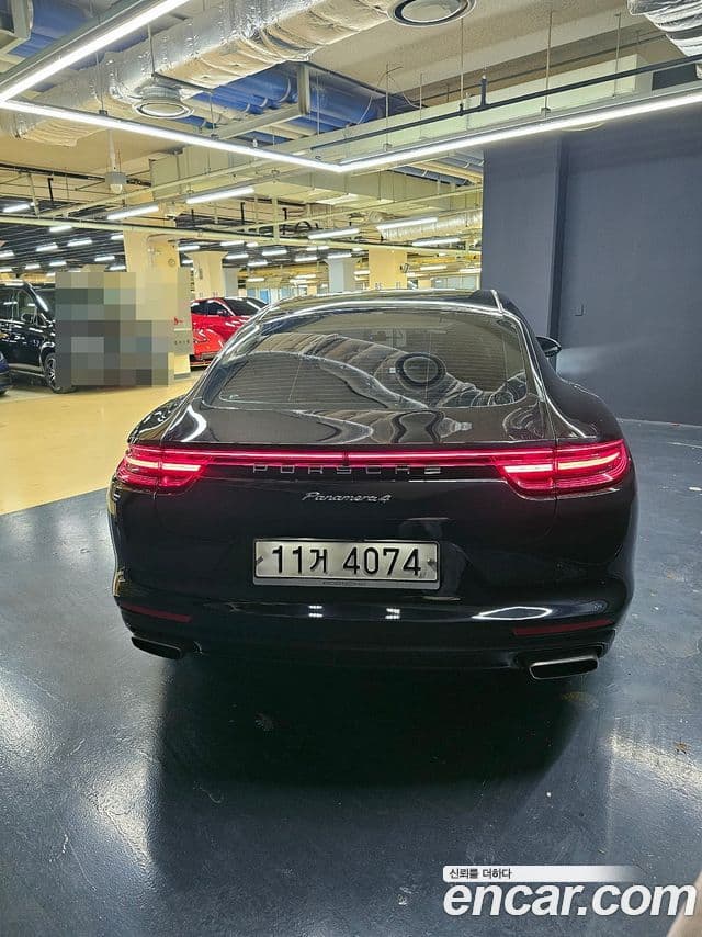 Porsche Panamera 2018 — ფოტო 14/20
