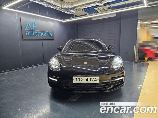 Porsche Panamera 2018 — ფოტო 18/20