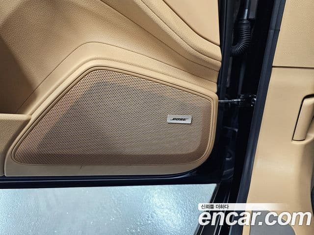 Porsche Panamera 2018 — ფოტო 15/20