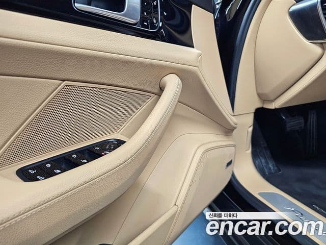 Porsche Panamera 2018 — ფოტო 3/20