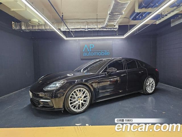 Porsche Panamera 2018 — ფოტო 7/20