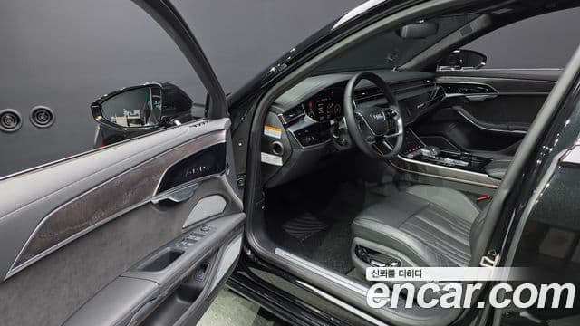 Audi A8 2021 — Şəkil 10/20