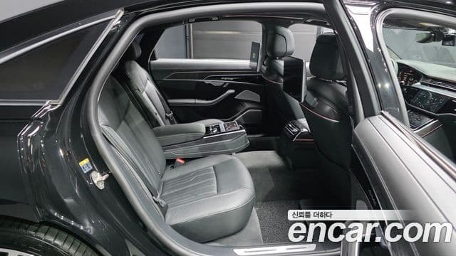 Audi A8 2021 — Şəkil 12/20