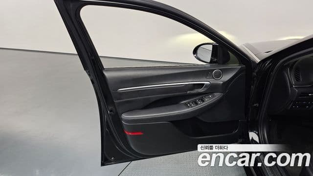Hyundai Sonata 2022 — ფოტო 11/20