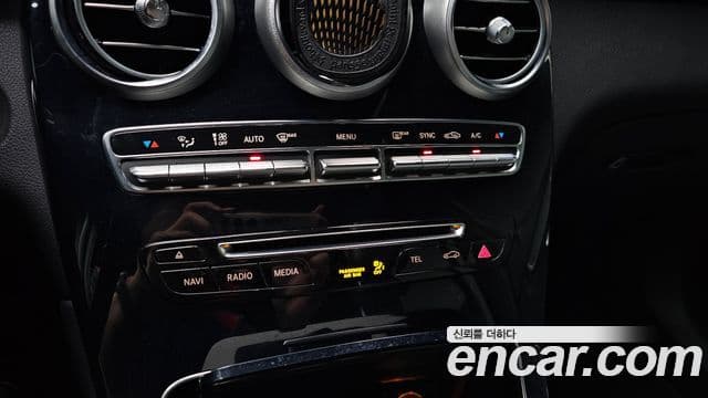 Mercedes-Benz GLC-Class 2018 — ფოტო 17/20