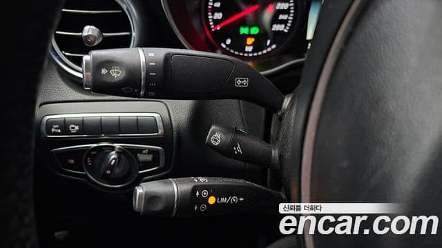 Mercedes-Benz GLC-Class 2018 — ფოტო 18/20