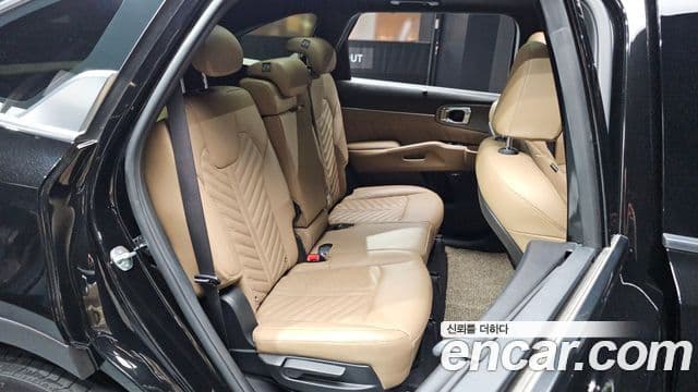 Kia Sorento 2023 — Фото 11/20