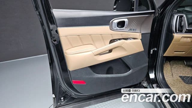 Kia Sorento 2023 — Photo 20/36