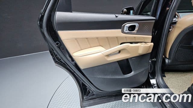 Kia Sorento 2023 — Photo 31/36