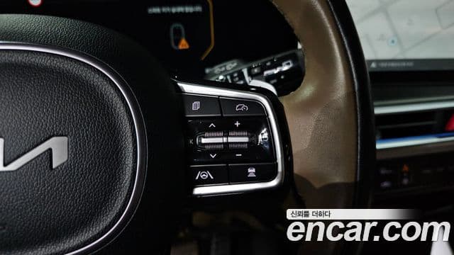 Kia Sorento 2023 — Photo 2/36