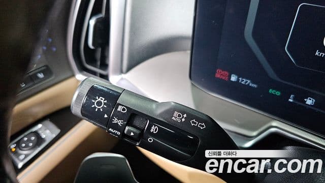 Kia Sorento 2023 — Photo 5/36
