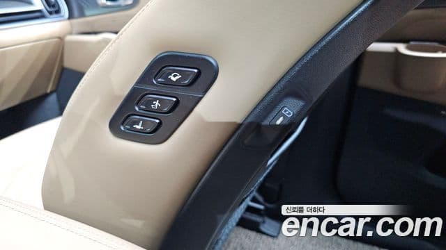 Kia Sorento 2023 — Photo 25/36