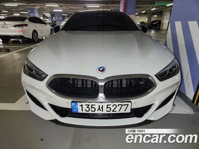 BMW 8 Series 2022 — Photo 8/20