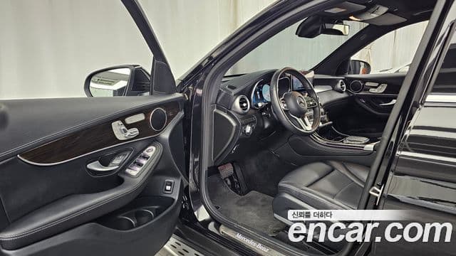 Mercedes-Benz GLC-Class 2020 — Şəkil 10/20