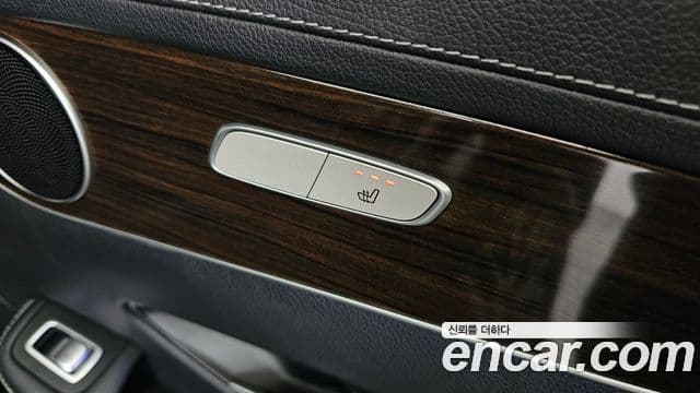 Mercedes-Benz GLC-Class 2020 — Şəkil 19/20