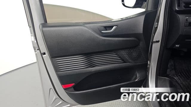 Hyundai Staria 2022 — Şəkil 8/31