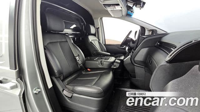 Hyundai Staria 2022 — Şəkil 29/31