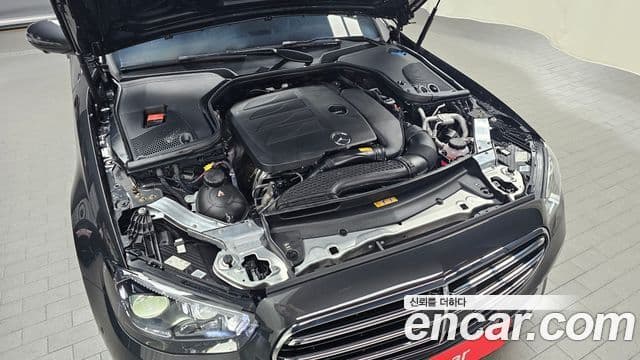 Mercedes-Benz E-Class 2023 — фото 6 из 20