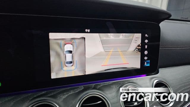 Mercedes-Benz E-Class 2023 — фото 14 из 20
