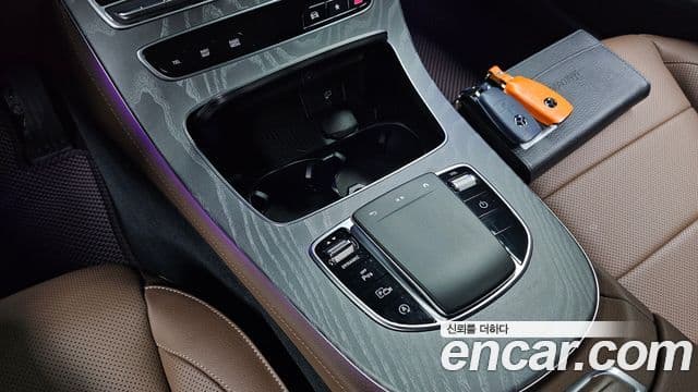 Mercedes-Benz E-Class 2023 — Şəkil 17/20